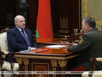Lukashenko discusses scenario of Belarus-Russia army exercise Zapad 2021