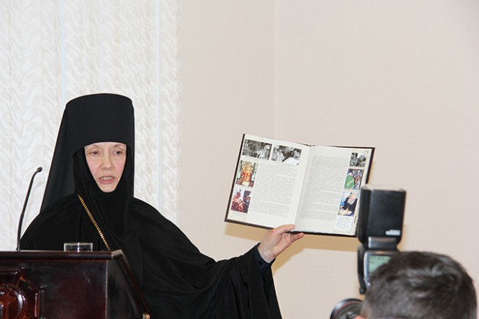 Abbess Gabriela: 'It is written by the heart.' A book about the life of the Svyato-UspenskiyZhirovichi Monastery was presented in Zhirovichi