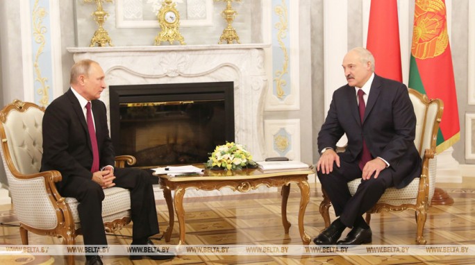 Lukashenko talks to Putin over phone