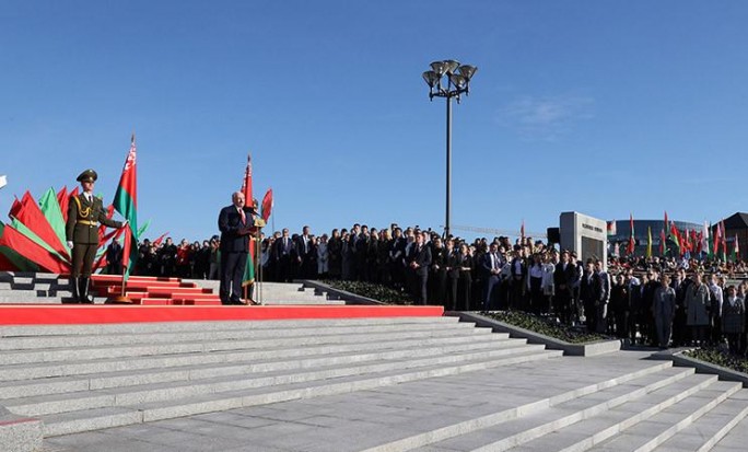 Lukashenko: Flag and state emblem reflect Belarusians' desire for independent and peaceful life
