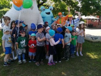 Мостовская районная библиотека подарила радость дошкольникам