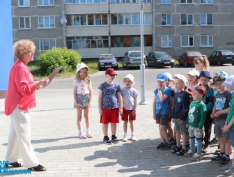 Мостовская районная библиотека подарила радость дошкольникам