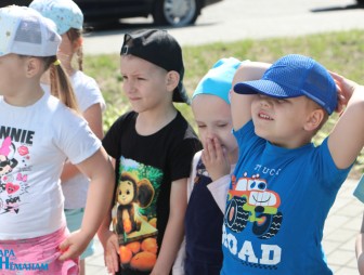 Мостовская районная библиотека подарила радость дошкольникам