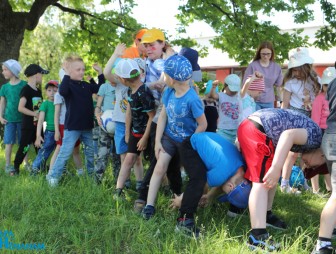 Мостовская районная библиотека подарила радость дошкольникам