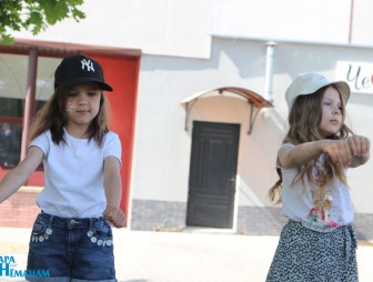 Мостовская районная библиотека подарила радость дошкольникам