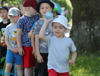 Мостовская районная библиотека подарила радость дошкольникам