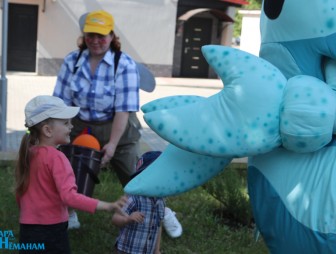 Мостовская районная библиотека подарила радость дошкольникам
