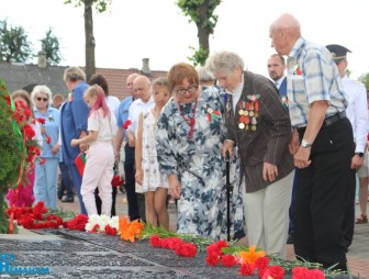 Прошлое - в наших сердцах! Будущее - в наших руках!