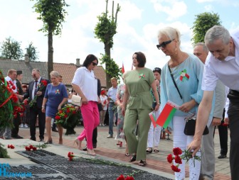 Прошлое - в наших сердцах! Будущее - в наших руках!