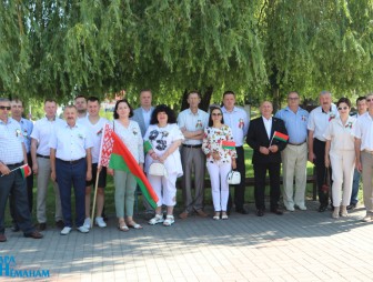 Прошлое - в наших сердцах! Будущее - в наших руках!