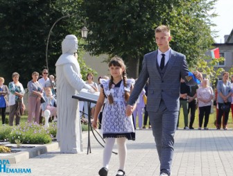 Линейка, посвящённая дню знаний 2023 год