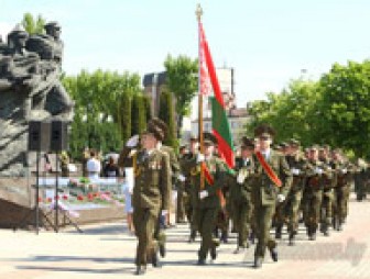 Митинг, посвященный Дню Государственного герба и Государственного флага, прошел в Гродно