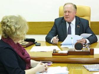 Приемы граждан по личным вопросам провел заместитель председателя облисполкома Виктор Лискович
