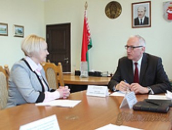 Личный прием граждан в Ивьевском райисполкоме провел Министр культуры Беларуси Борис Светлов