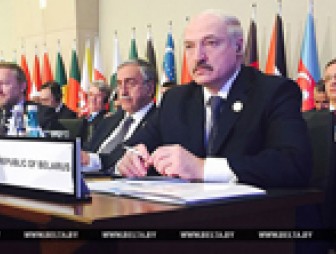 Лукашенко принимает участие в саммите ОИС в Стамбуле
