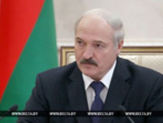 Лукашенко нацеливает правительство думать о людях и производстве при реализации экономической политики