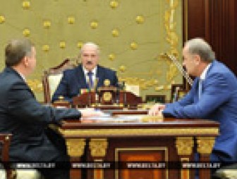 Ситуация в экономике Беларуси обсуждена на встрече Лукашенко с руководством правительства и Нацбанка