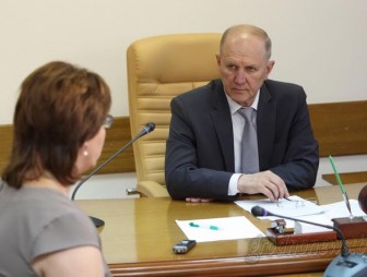 Председатель облисполкома Владимир Кравцов провел прием граждан по личным вопросам