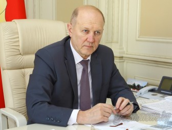 В субботу, 17 сентября, прямую телефонную линию с жителями Гродненщины провел председатель облисполкома Владимир Кравцов