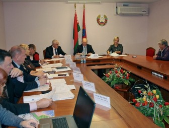 Выездной прием граждан в Лиде провел председатель Гродненского облисполкома Владимир Кравцов