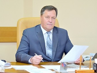 Управляющий делами облисполкома Игорь Попов провел прямую линию с жителями область