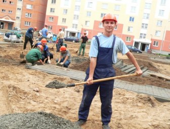 Заработать летом помог Мостовский БРСМ