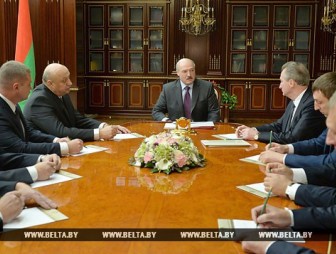 Лукашенко призывает прекратить разговоры о реформировании и сосредоточиться на эффективной работе