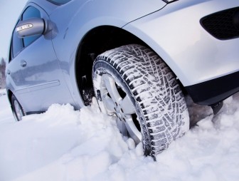 Зима -- череда испытаний   для водителя