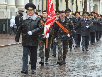 Накануне профессионального праздника Дня милиции и празднования 100-летия белорусской милиции сотрудники органов внутренних дел прошли торжественным маршем по центральным улицам Гродно