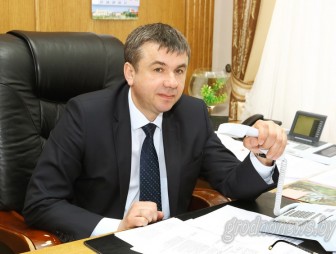 Субботнюю прямую линию с жителями области провел заместитель председателя облисполкома Юрий Шулейко