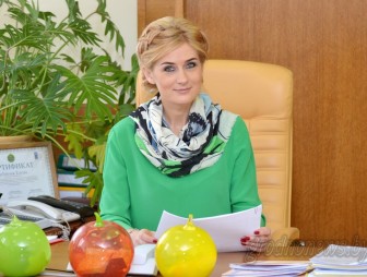 Субботнюю прямую линию с жителями Гродненщины провела заместитель председателя облисполкома Елена Бубенчик