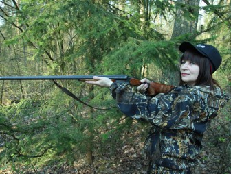 Женское дело - охота. Мостовчанка любит природу, но в лес идёт с ружьём