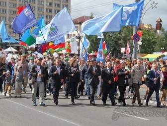 Парад и праздничное шествие прошли в центре Гродно