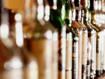 В Беларуси планируется запретить продажу алкоголя после 23.00 в магазинах и на АЗС