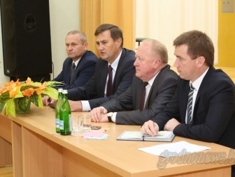 Первый заместитель главы Администрации Президента Республики Беларусь Максим Рыженков встретился с жителями агрогородка Дотишки