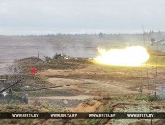 Военные Беларуси и России отработали вопросы отражения наступления противника и контратаки на Борисовском полигоне