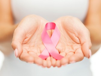 В октябре проходит Всемирный месяц борьбы против рака груди
