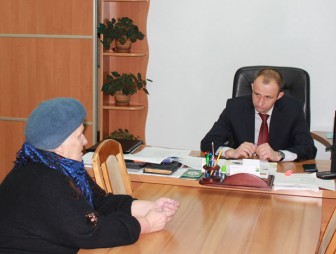 Председатель Мостовского районного исполнительного комитета Ю. Н. Валеватый провёл приём граждан