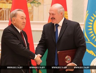 Беларусь и Казахстан подписали договор о социально-экономическом сотрудничестве до 2026 года