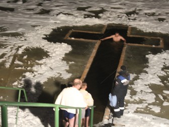 Крещенское купание  на Мостовщине