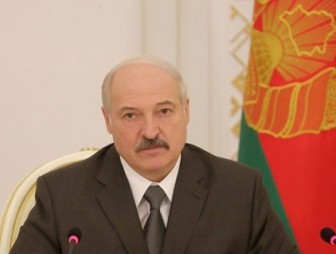 Александр Лукашенко предупредил предприятия о серьезной ответственности за сохранность сельхозтехники
