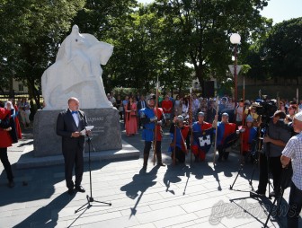 В Гродно торжественно открыли памятник Давыду Городенскому
