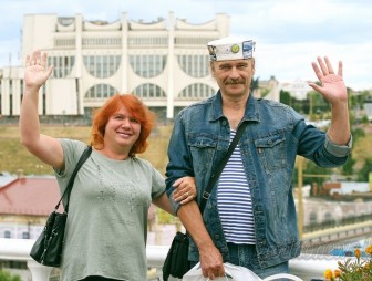 Без визы и на караванере. В Гродно встретили 30-тысячного безвизового туриста