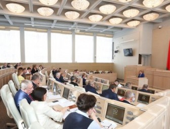 Совет Республики одобрил изменения в законе о СМИ