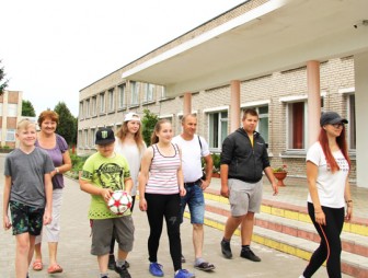На Мостовщине отдыхают ребята из Гродно. Здесь побывала также группа эстонских школьников.