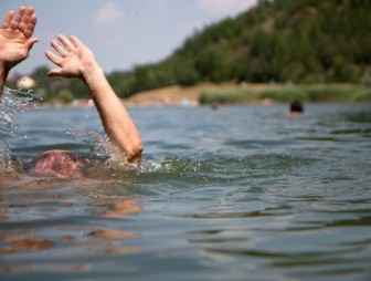 В Немане в Мостовском районе утонул мужчина
