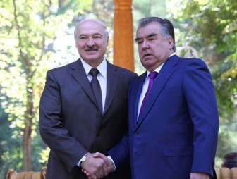 Александр Лукашенко в Душанбе принимает участие в саммите СНГ