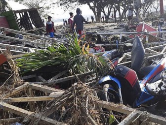 Число погибших в результате землетрясения в Индонезии превысило 400 человек