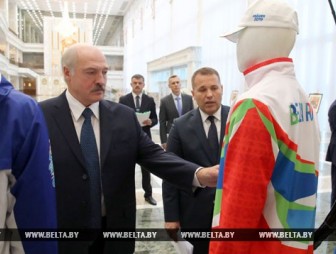 Лукашенко показали форму белорусских атлетов и волонтеров на II Европейских играх
