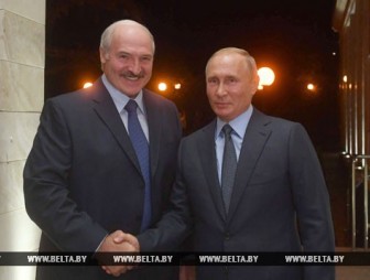 Лукашенко лично поздравил Путина с днем рождения и обсудил белорусско-российскую повестку дня
